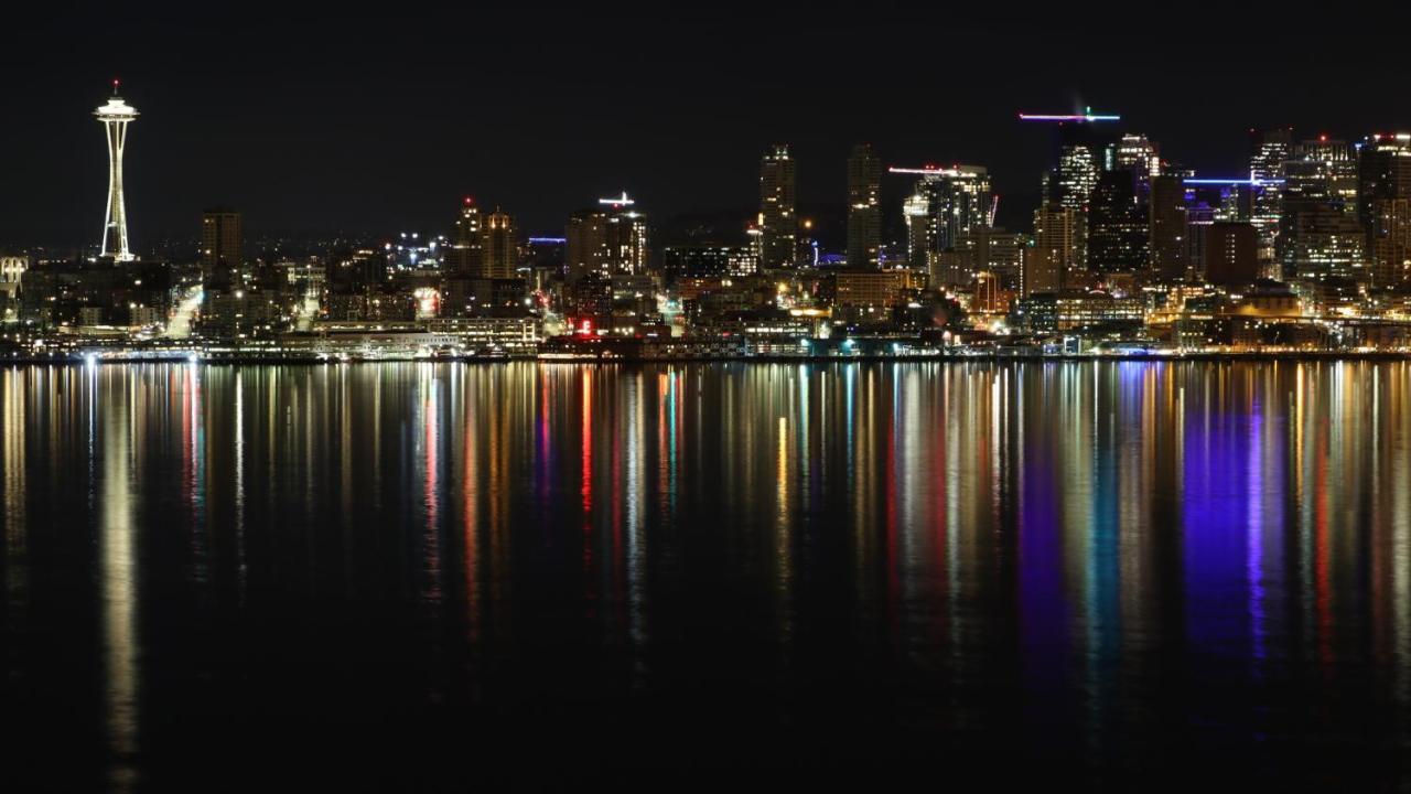 180 Degree, Unobstructed Bluff View! Lägenhet Seattle Exteriör bild